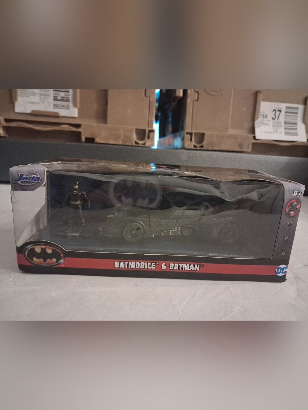 Jada Toys Batman 1989 BATMOBILE 1:32 Scale DieCast Vehicle & Figure